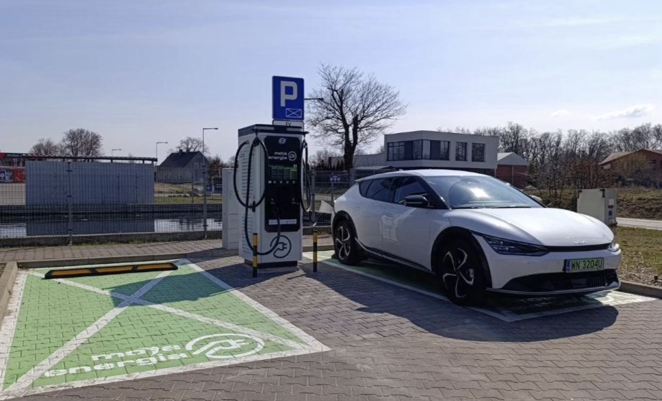 Nowa stacja ładowania w Żarach – szybka energia i wygoda w jednym miejscu